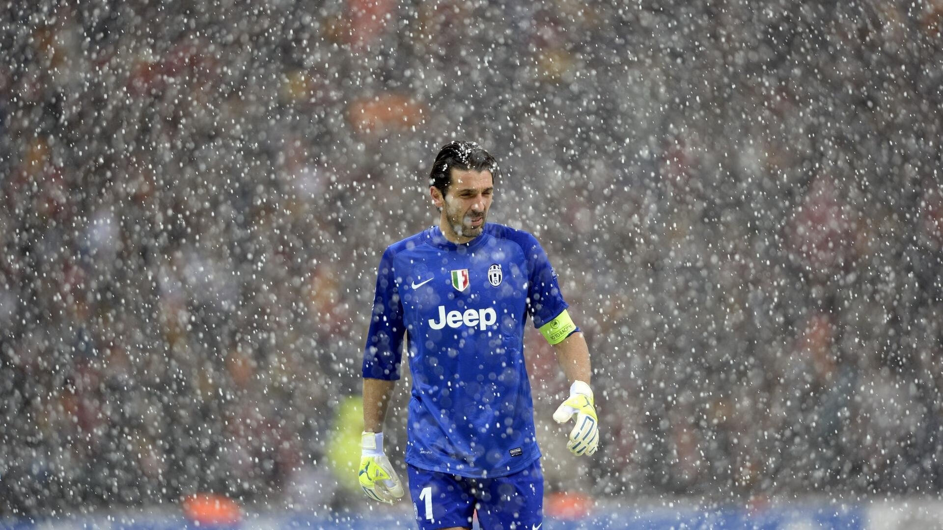 比赛亮点：李明的精彩突破和助攻让对手防不胜防！，李明进球